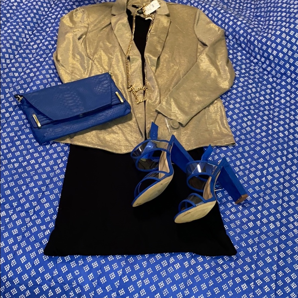 ‼️NEW WITH TAG‼️ Lightweight, Gold Blazer